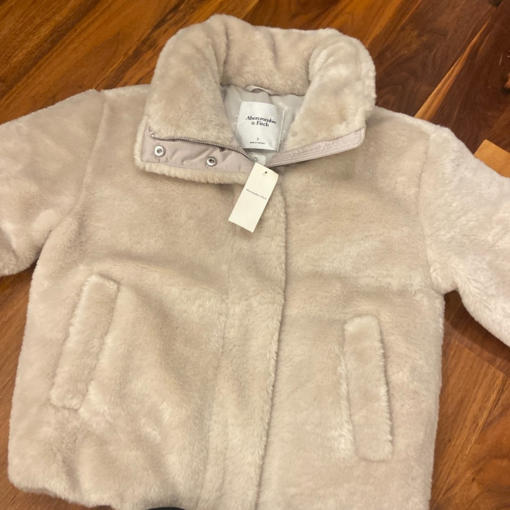 Abercrombie and fitch faux fur puffer 
color -Ash